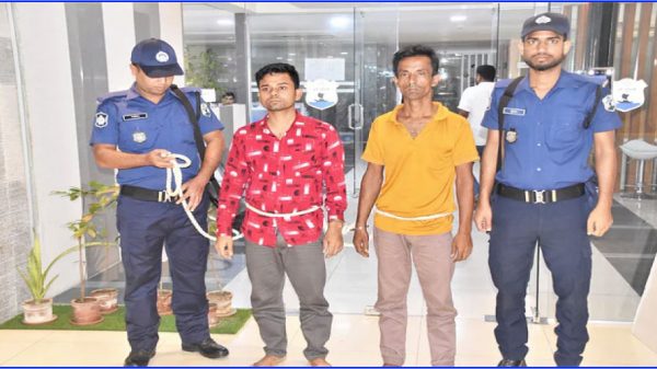 বরিশালের খাইরুল চক্র লঞ্চের কেবিনে যেভাবে চুরি করতেন