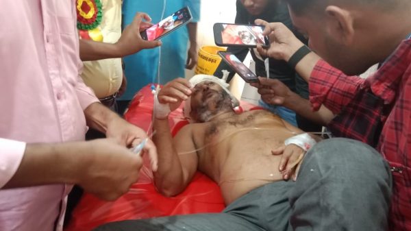 বাউফলে প্রকাশ্যে যুবদল নেতাকে কুপিয়ে জখম