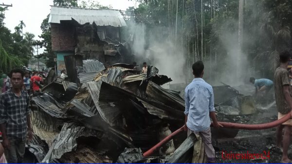 স্বরূপকাঠীতে ২১ দোকান পুড়ে ছাই, ক্ষতির পরিমাণ কােটি টাকা