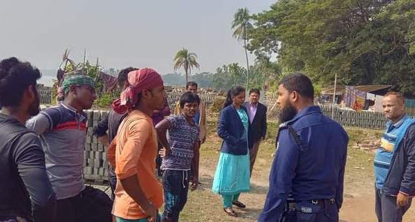 অবৈধভাবে মাটি কাটার দায়ে বানারীপাড়ায় ইটভাটা মালিককে লাখ টাকা জরিমানা