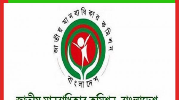 ডাণ্ডাবেড়ি পরিয়ে মায়ের জানাজায় নেওয়া অমানবিক