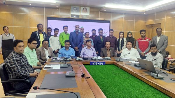 বরিশালে নবায়নযোগ্য শক্তির প্রয়োজনীয়তা ও নির্মল বায়ু আইন প্রণয়নের দাবি