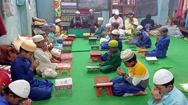 বরিশালের পলাশপুর রহমানিয়া এতিমখানার শিশুদের করুণ আর্তনাদ!