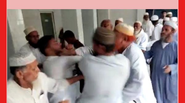 বাকেরগঞ্জে দুই কাজির বৈধতা নিয়ে হাতাহাতি