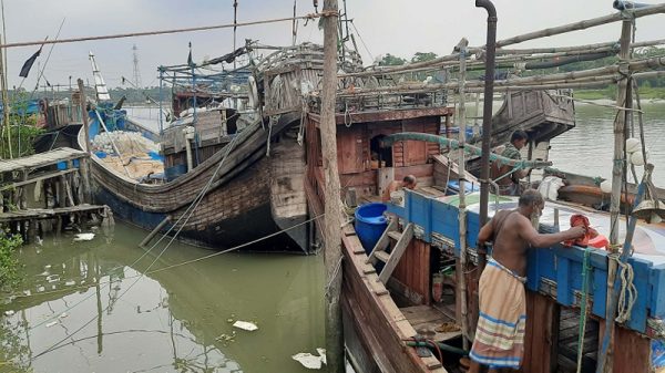 সাগরে ৬৫ দিন মাছ ধরা বন্ধ