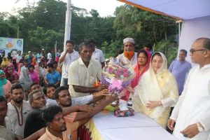 বরিশাল সিটি : ভোটের মাঠে জনপ্রিয়তায় শীর্ষে খোকন সেরনিয়াবাত