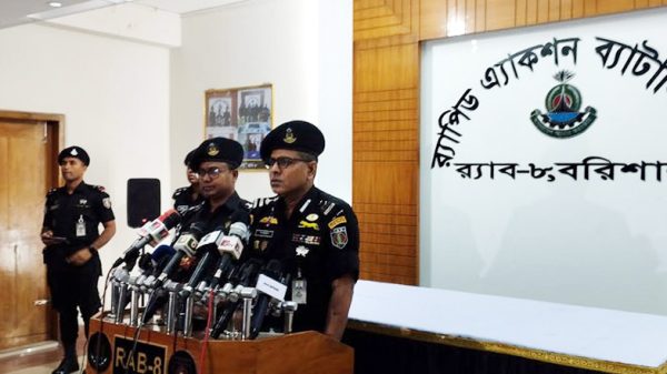 বরিশাল সিটি নির্বাচন : অপতৎপরতা কঠোরভাবে দমন করার হুঁশিয়ারি র‍্যাবের