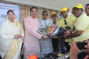 বরিশাল সিটি : ভোটের মাঠে জনপ্রিয়তায় শীর্ষে খোকন সেরনিয়াবাত