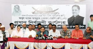 বরিশাল : জনপ্রিয়তায় শীর্ষে মেয়র প্রার্থী খোকন সেরনিয়াবাত বললেন ‘সবকিছু ম্যান টু ম্যান ভেরি করে’