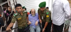 বরিশাল নৌবন্দরে যাত্রীদের সেবা দিয়ে প্রশংসিত আনসার বাহিনী 