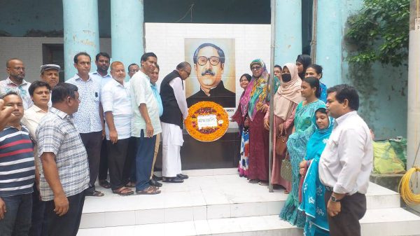 বরিশাল সিটি কলেজ পরিদর্শন করলেন গভর্নিং বডির সভাপতি মশিউর রহমান খান