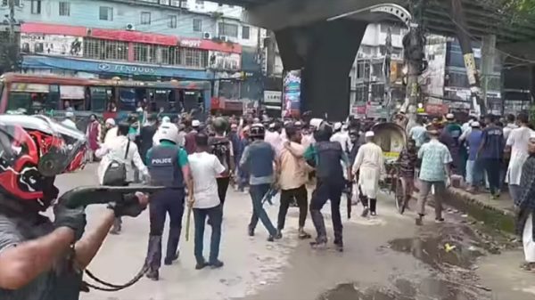 চট্টগ্রামে সাঈদীর জানাজা পড়াকে ঘিরে সংঘর্ষ : ৩০০ জনের বিরুদ্ধে মামলা