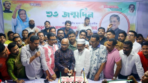 বরিশালের নবনির্বাচিত মেয়র খোকন সেরনিয়াবাতের জন্মদিন উদযাপন