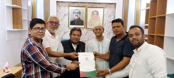 বরিশাল -২ আসনের মনোনয়নপত্র কিনলেন জেলা আ.লীগের সাধারণ সম্পাদক ইউনুস