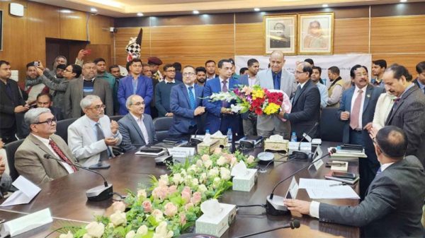 গ্রামের মানুষকে চিকিৎসা সেবা নিতে যেন ঢাকায় আসতে না হয়, গ্রাম থেকেই যেন ভালো চিকিৎসা পায় : স্বাস্থ্যমন্ত্রী