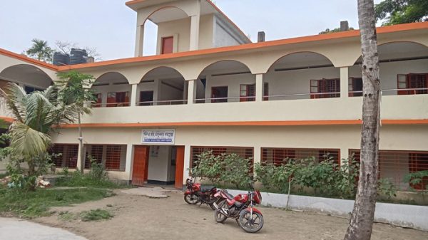 উজিরপুর মাদ্রাসা শিক্ষকের অর্ধশতাধিক বেত্রাঘাতে রক্তাক্ত শিক্ষার্থী