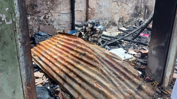 উজিরপুরের শিকারপুর বন্দরে অগ্নিকাণ্ডে অর্ধকোটি টাকার ক্ষতি