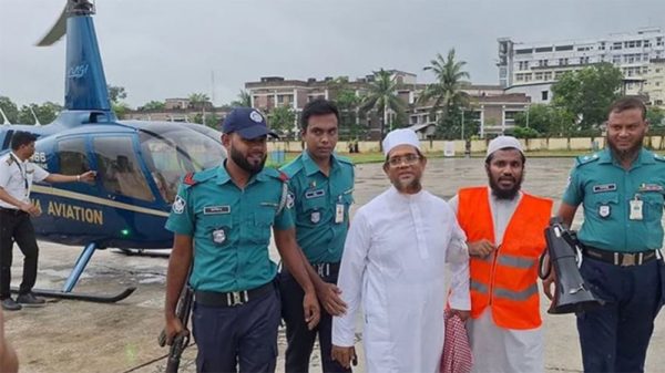 হেলিকপ্টারে বোনের জানাজায় গেলেন আনসারুল্লাহ বাংলা টিমের ‘প্রধান’