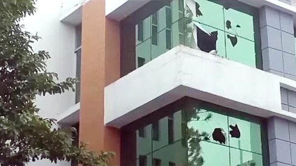 বরিশাল ক্লাব লুটপাটের ঘটনায় ১ হাজার জনের নামে মামলা