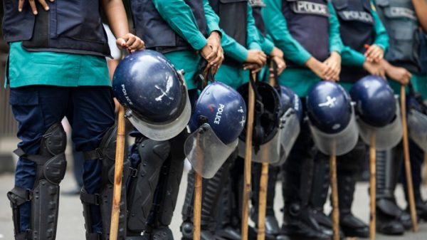 অনির্দিষ্টকালের জন্য কারফিউ