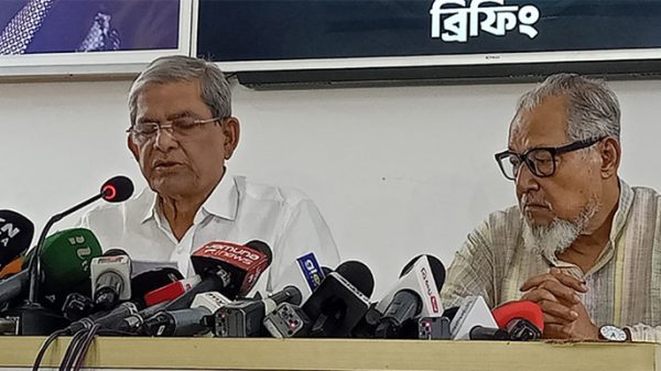 এক-এগারোর কথা ভুলে যাইনি, কিছু চেহারা আছে তো? এ চেহারাগুলোকে দেখলে আমরা ভয় পাই : ফখরুল