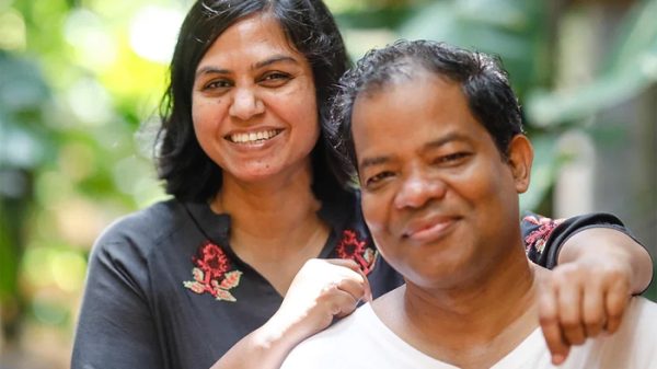 বিমানবন্দরে শাকিল আহমেদ ও ফারজানা রুপা আটক