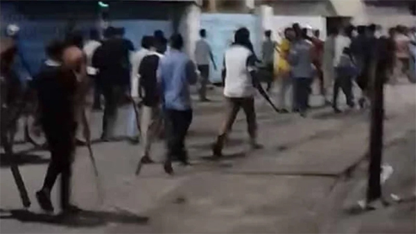 বরিশাল বিশ্ববিদ্যালয় ও বিএম কলেজ শিক্ষার্থীদের সংঘর্ষে আহত শতাধিক, নেপথ্যে বাড়ি দখল!