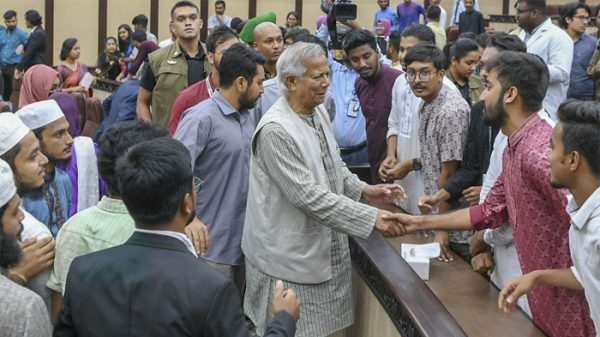 বাংলাদেশের জন্ম থেকে ৫৩ বছরে এ সুযোগ আর আসে নাই, এ সুযোগ যেন হাতছাড়া না হয় : শিক্ষার্থীদের প্রতি ইউনূস