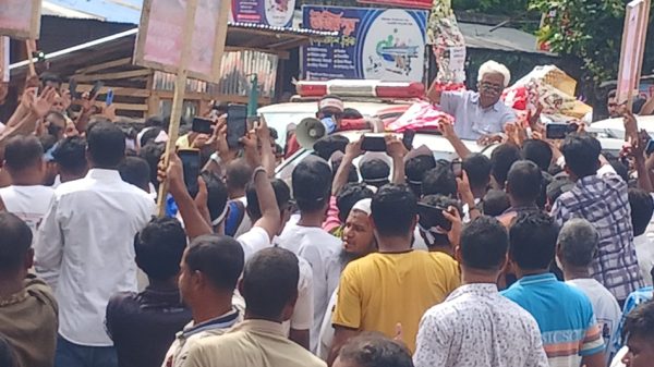 উজিরপুরে ফুলেল শুভেচ্ছায় সিক্ত বিএনপি নেতা সরফুদ্দিন আহমেদ সান্টু