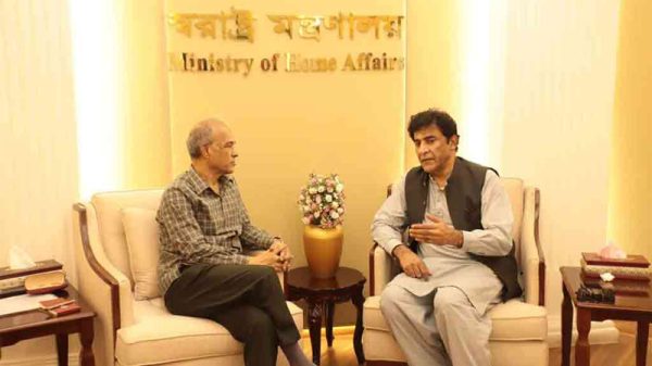 বাংলাদেশে আন্দোলনে পাকিস্তানে উৎসব হয়েছে : হাই কমিশনার