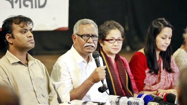 সরকারের কণ্ঠস্বর আরও জোরালো হতে হবে : আনু মুহাম্মদ