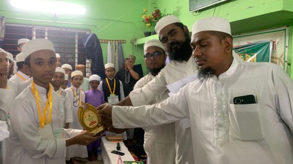 বাউফল মদিনাতুল উলুম নূরানী হাফিজি ক্যাডেট মাদ্রাসায় কুরআন প্রতিযোগিতা সম্পন্ন