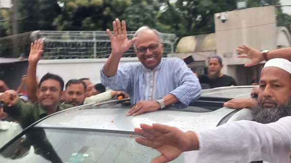 সাংবাদিক মাহমুদুর রহমান কারামুক্ত