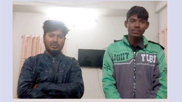 বরিশালে যাত্রীবেশে সাফিন (১৭) নামের এক চালককে অস্ত্রেরমুখে জিম্মি করে ব্যাটারিচালিত অটোরিকশা ছিনতাই করে পালিয়ে যাওয়ার সময় চক্রের দুই সদস্যকে আটক করেছে পুলিশ।