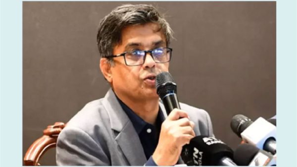 আন্তর্জাতিক গণমাধ্যমে সংখ্যালঘু ইস্যু অন্যায্যভাবে উপস্থাপন করা হচ্ছে : প্রধান উপদেষ্টার প্রেস সচিব শফিকুল আলম