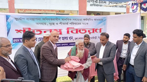 স্বরূপকাঠিতে খামারিদের সাথে পিরোজপুর জেলা প্রশাসকের মতবিনিময়