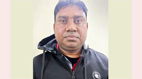 পালিয়ে যাওয়া ওসি শাহ আলমকে ধরতে সারা দেশে রেড অ্যালার্ট