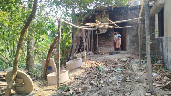 বাকেরগঞ্জের ভরপাশায় বিএনপি নেতার বিরুদ্ধে জমি দখলের অভিযোগ