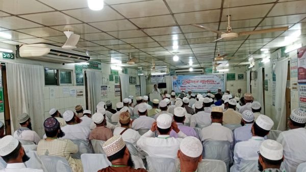 বরিশালে ইমামদের নিয়ে ব্যতিক্রমী ইফতার মাহফিল